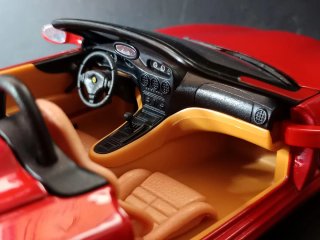 Ferrari 550 Barchetta Pininfarina 1:18