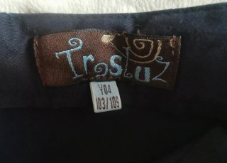 Lote 2 shorts y falda vaquera. T4A. Trasluz