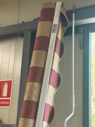 Toldo 3m Beige y Rojo Casi Nuevo