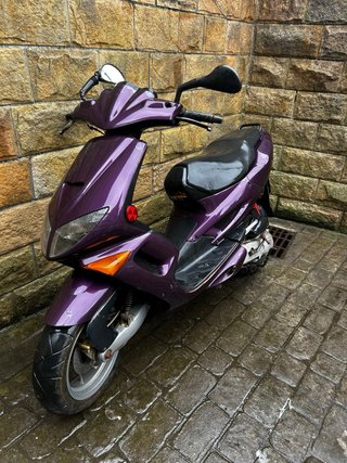 Peugeot Scooter Morado