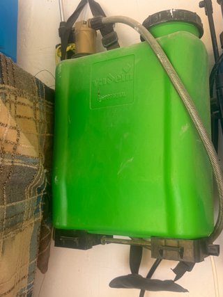 Mochila pulverizadora verde