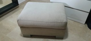 Puff de tela beige ,en muy buen estado .