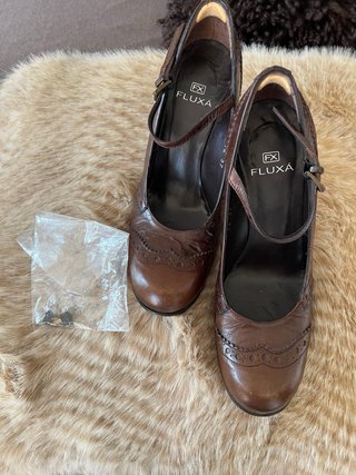 Zapatos de piel Fluxá efecto envejecido T.37