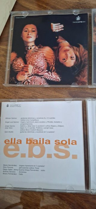 2 CDs Ella Baila Sola