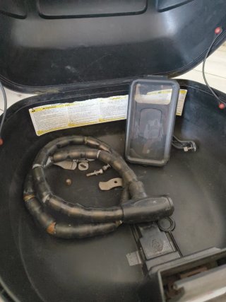 Bauletto Givi nero/rosso + catena + porta telefono