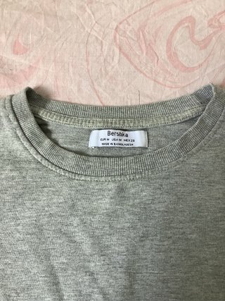 Sudadera/jersey crop gris Bershka