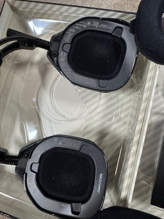 ASTRO Gaming A50 Wireless Headphones + Gaming Char