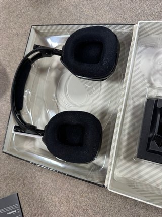 ASTRO Gaming A50 Wireless Headphones + Gaming Char