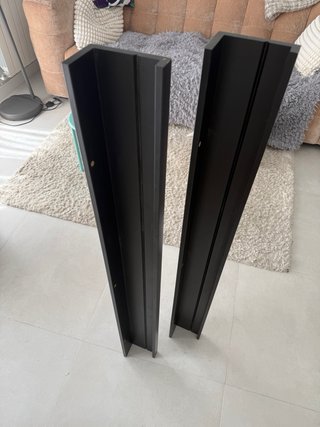 Estanterías cuadros Ikea negra madera