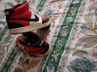 Zapatillas Nike Botín Negras y Rojas