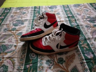 Zapatillas Nike Botín Negras y Rojas