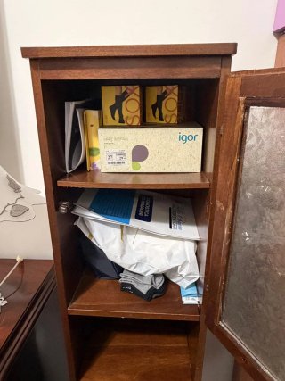 Armadietto bagno in legno con vetro