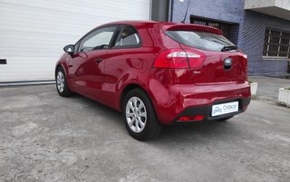 KIA Rio 1.2 gasolina 2013