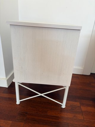 2 Mesitas de Noche IKEA