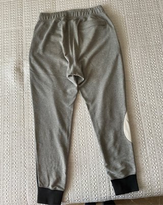 Pantalón de chándal Nike gris y negro