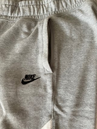Pantalón de chándal Nike gris y negro
