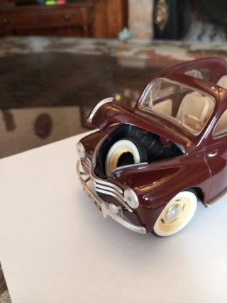 1:17 RENAULT 4CV