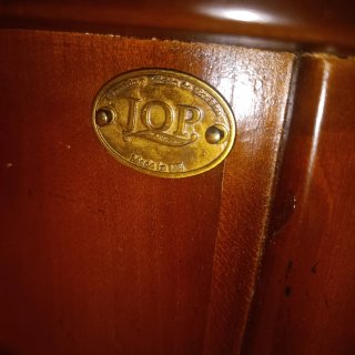 Mesa auxiliar redonda de madera