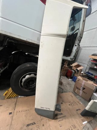 Iveco Stralis - Tapa lateral