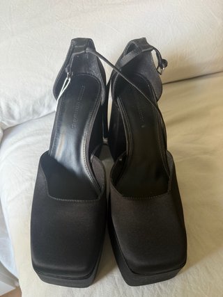 Zapatos de tacón Pull&Bear negros