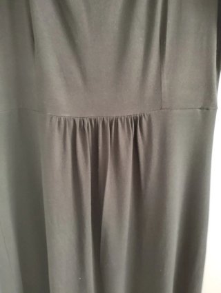 Vestido negro con abalorios