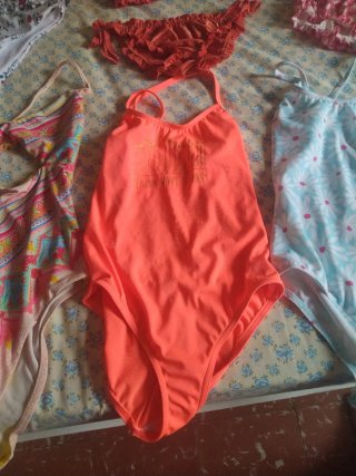 Lote Bañadores y Bikinis Niña