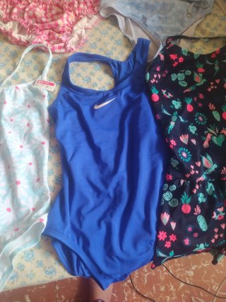 Lote Bañadores y Bikinis Niña