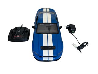 Coche Ford teledirigido azul