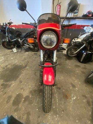 Yamaha Sanglas Roja y Dorada