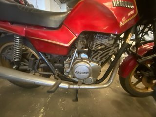 Yamaha Sanglas Roja y Dorada
