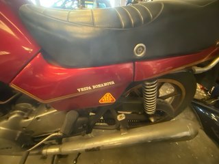 Yamaha Sanglas Roja y Dorada