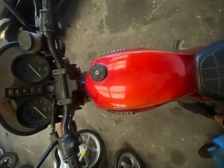 Yamaha Sanglas Roja y Dorada
