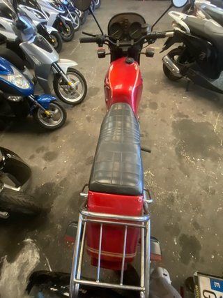 Yamaha Sanglas Roja y Dorada