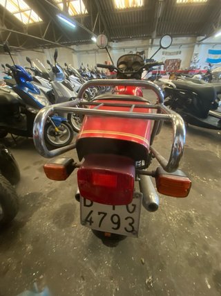 Yamaha Sanglas Roja y Dorada