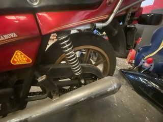 Yamaha Sanglas Roja y Dorada