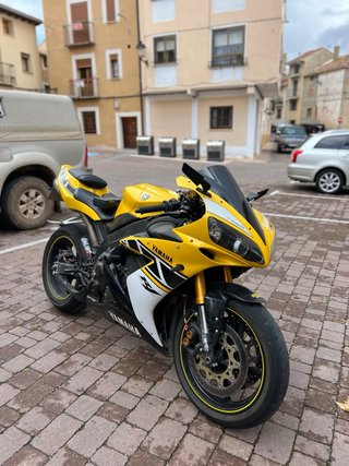 Yamaha R1