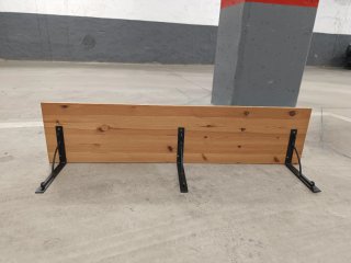 Estantería madera maciza con soportes forja x 2