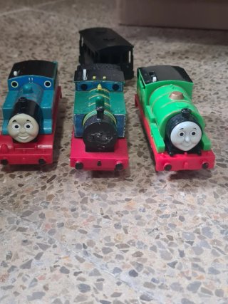 Thomas y sus Amigos Tren Juego. 5 trenes incluidos