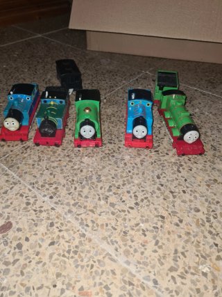 Thomas y sus Amigos Tren Juego. 5 trenes incluidos