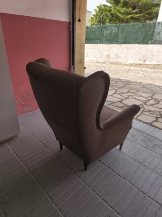 Butaca orejera IKEA marrón