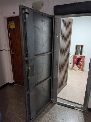 Puerta Seguridad Anti-Ocupas