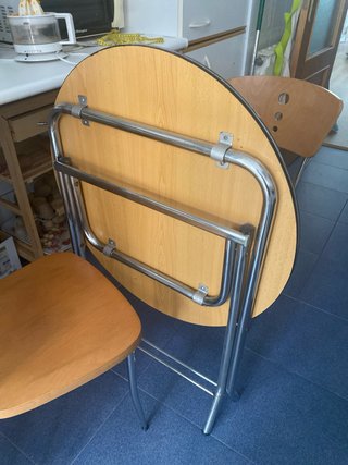 Conjunto mesa y 2 sillas madera