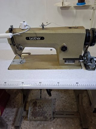 Máquina de coser industrial Brother DB2-B735-3