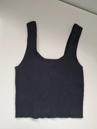 Top Bershka negro cremallera