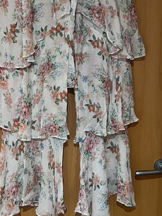 Pantalón Zara volantes floral