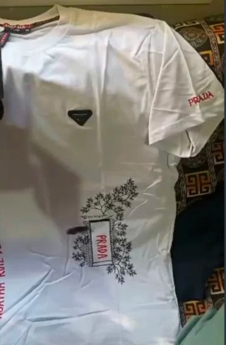 Camiseta Prada Blanca con Estampado