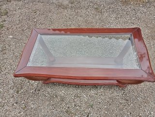 Mesa de centro de madera y cristal