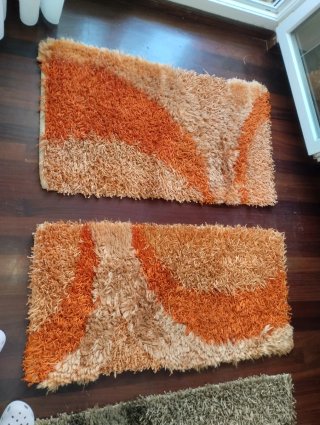 Alfombras dormitorio marrón y naranja