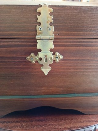 Joyero de madera pintado a mano