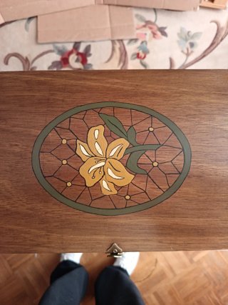 Joyero de madera pintado a mano